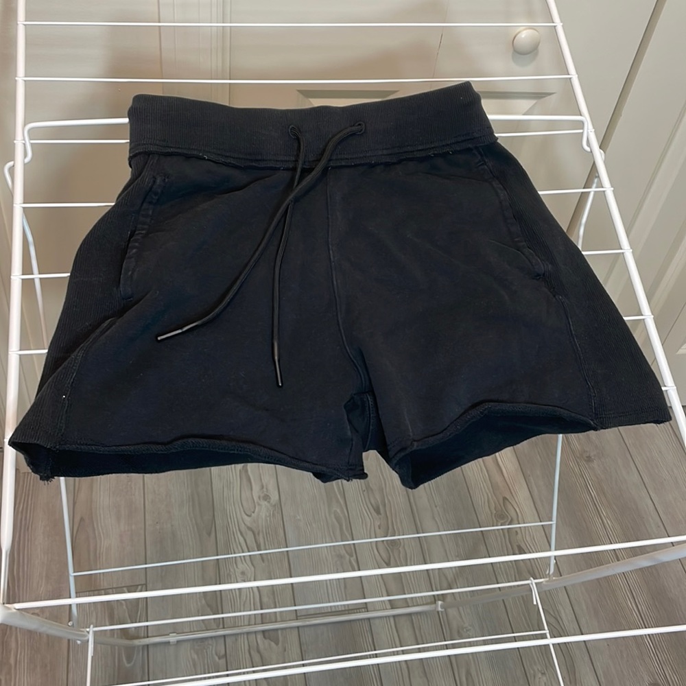 New With Tags / Never Been Worn black ribbed sweat shorts